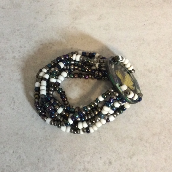 Multi strand bead stretch bracelet with abalone turtle faceplate - Picture 4 of 8